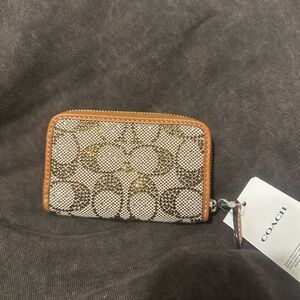 Crystal coach zip wallet nwt